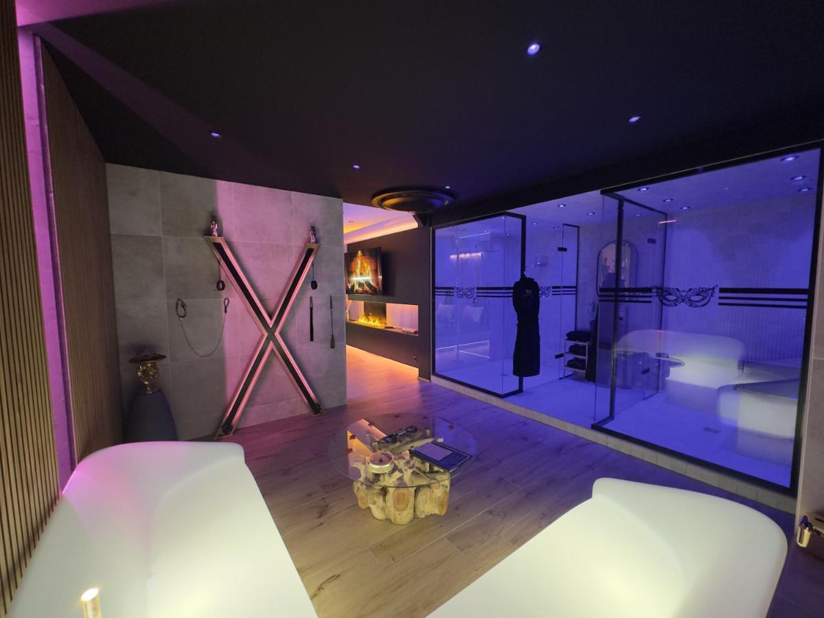 Les Secrets Rooms - Bonneval - Love Room - Spa Et Hammam Privatif ภายนอก รูปภาพ