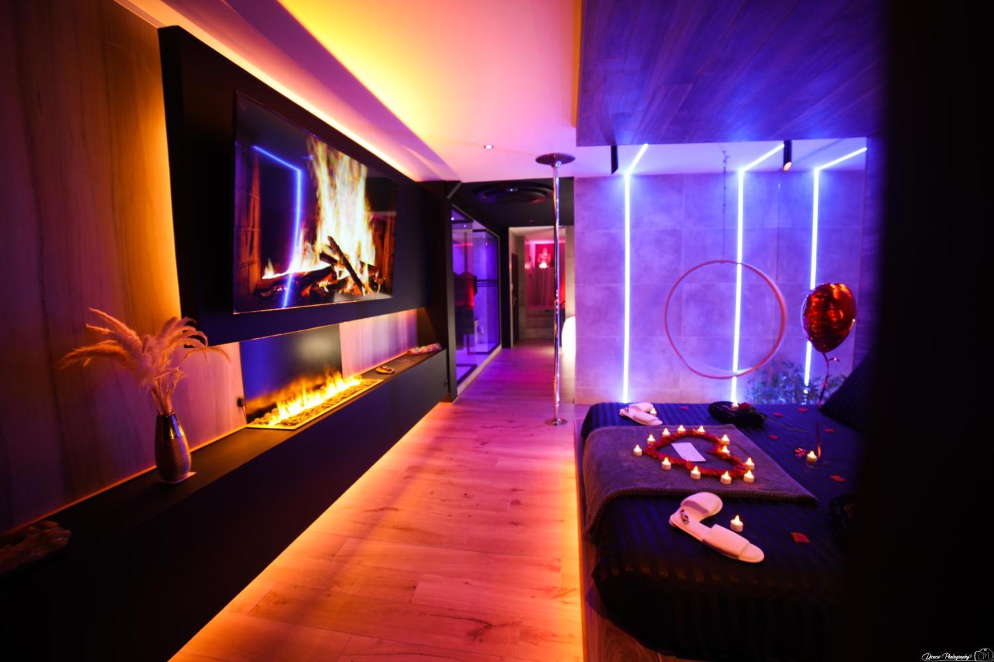 Les Secrets Rooms - Bonneval - Love Room - Spa Et Hammam Privatif ภายนอก รูปภาพ