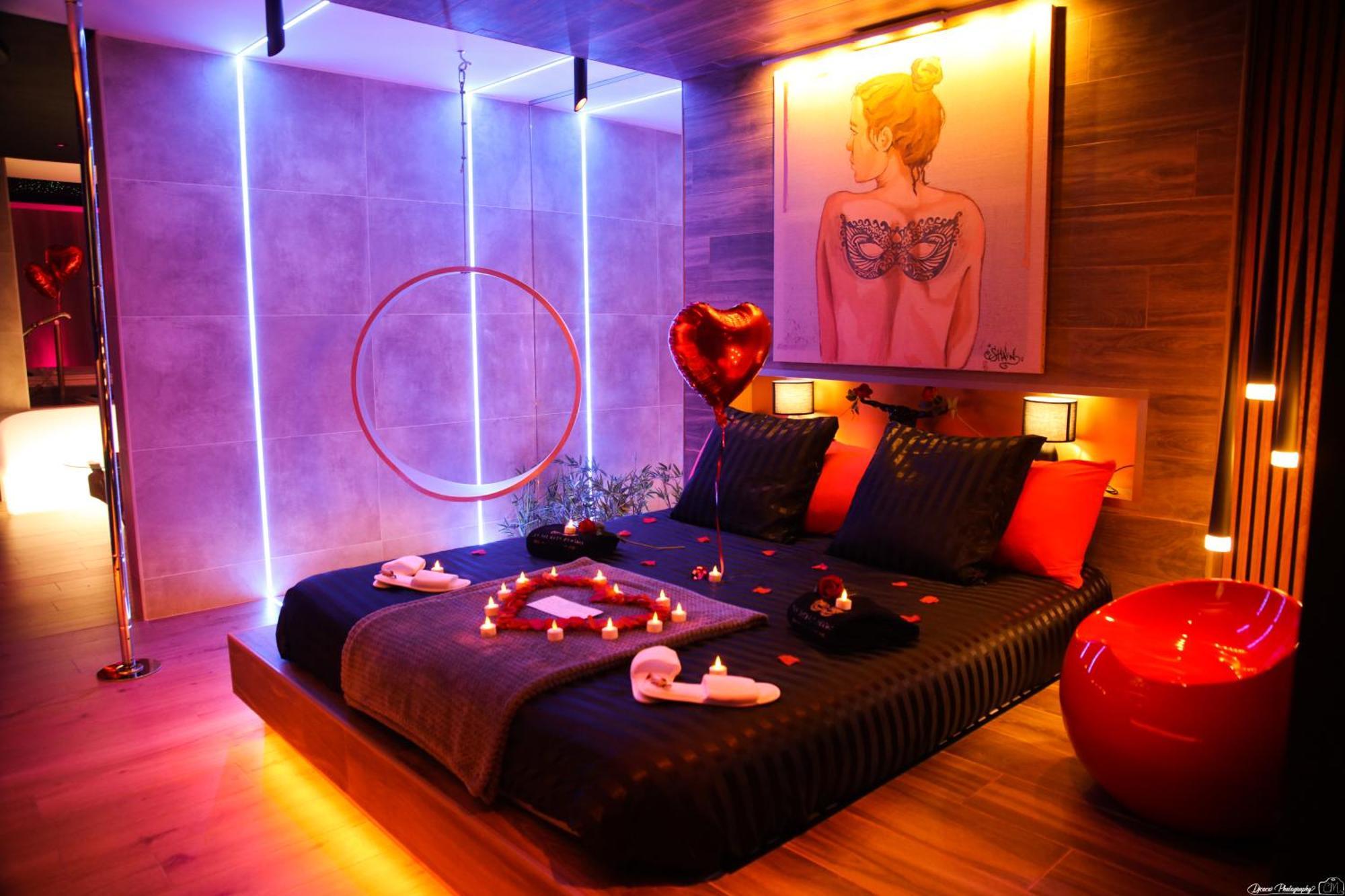 Les Secrets Rooms - Bonneval - Love Room - Spa Et Hammam Privatif ภายนอก รูปภาพ
